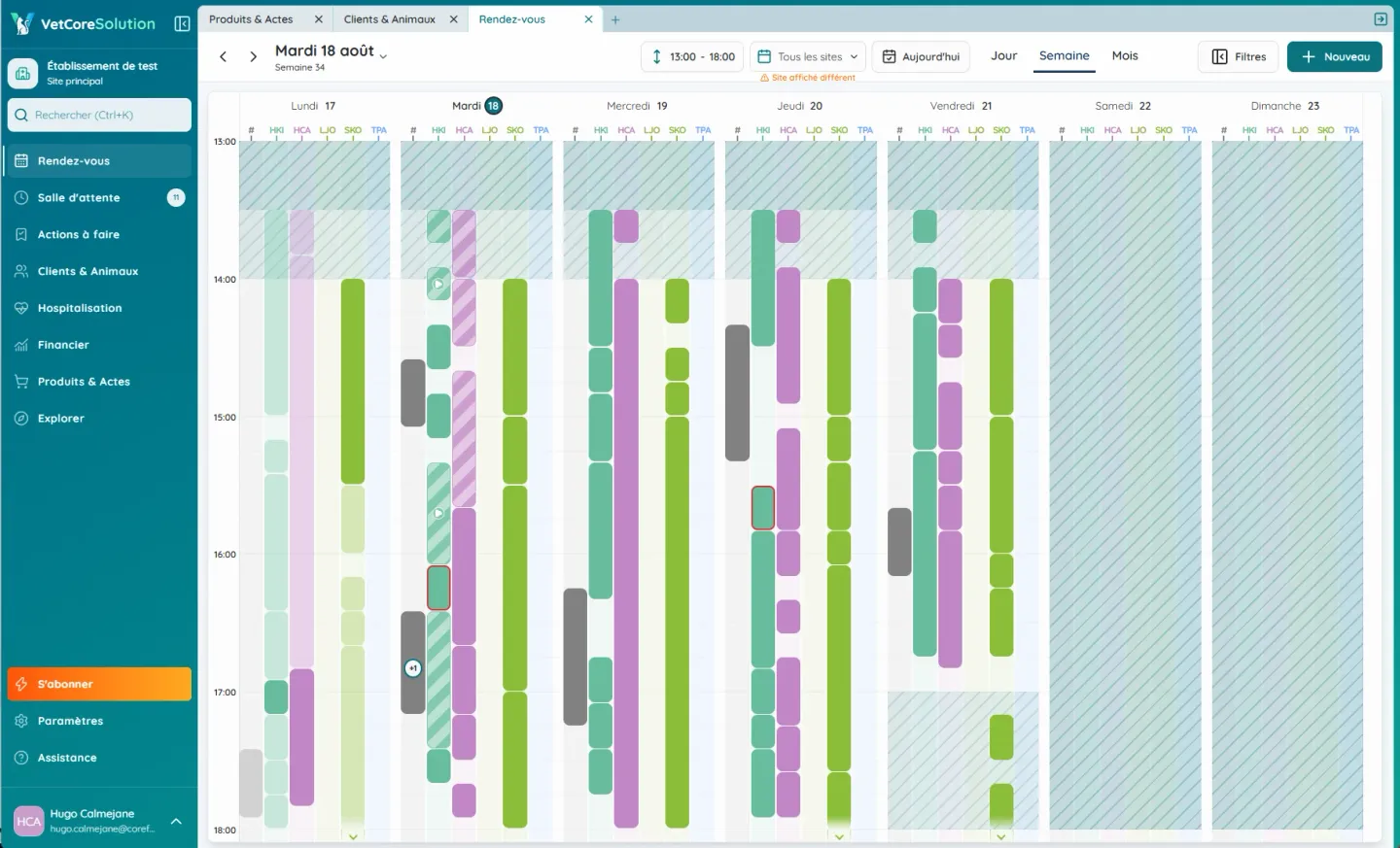 Interface VetCoreSolution sur ordinateur avec le menu et les espaces de travail